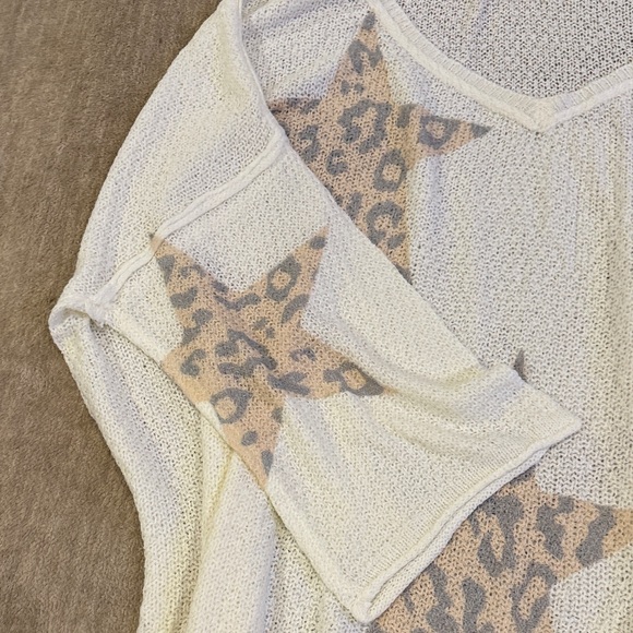 POL Cream Leopard Star Knit Blouse - Picture 3 of 4